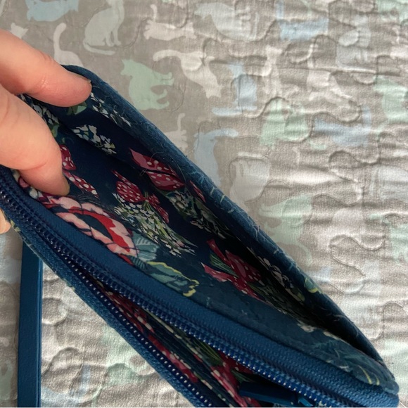 Vera Bradley Rose Toile wristlet - Picture 6 of 9